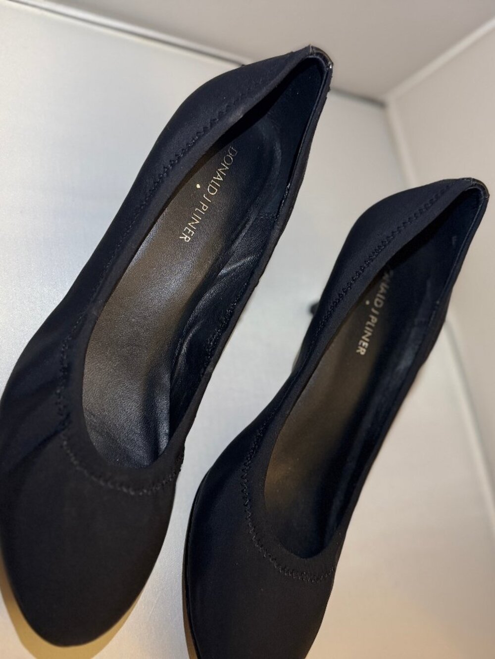 Donald J Pliner Pumps